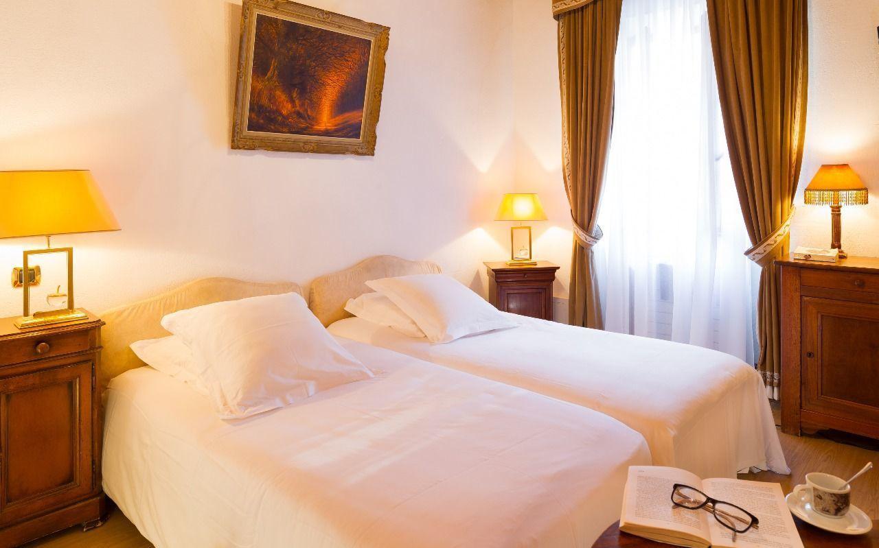 De La Poste Hotel Corps